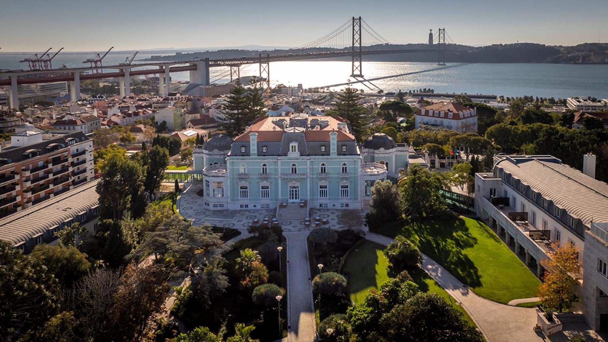 Pestana Palace Lisboa Hotel & National Monument - The Leading Hotels Of The World Dış mekan fotoğraf Aerial view of the palace