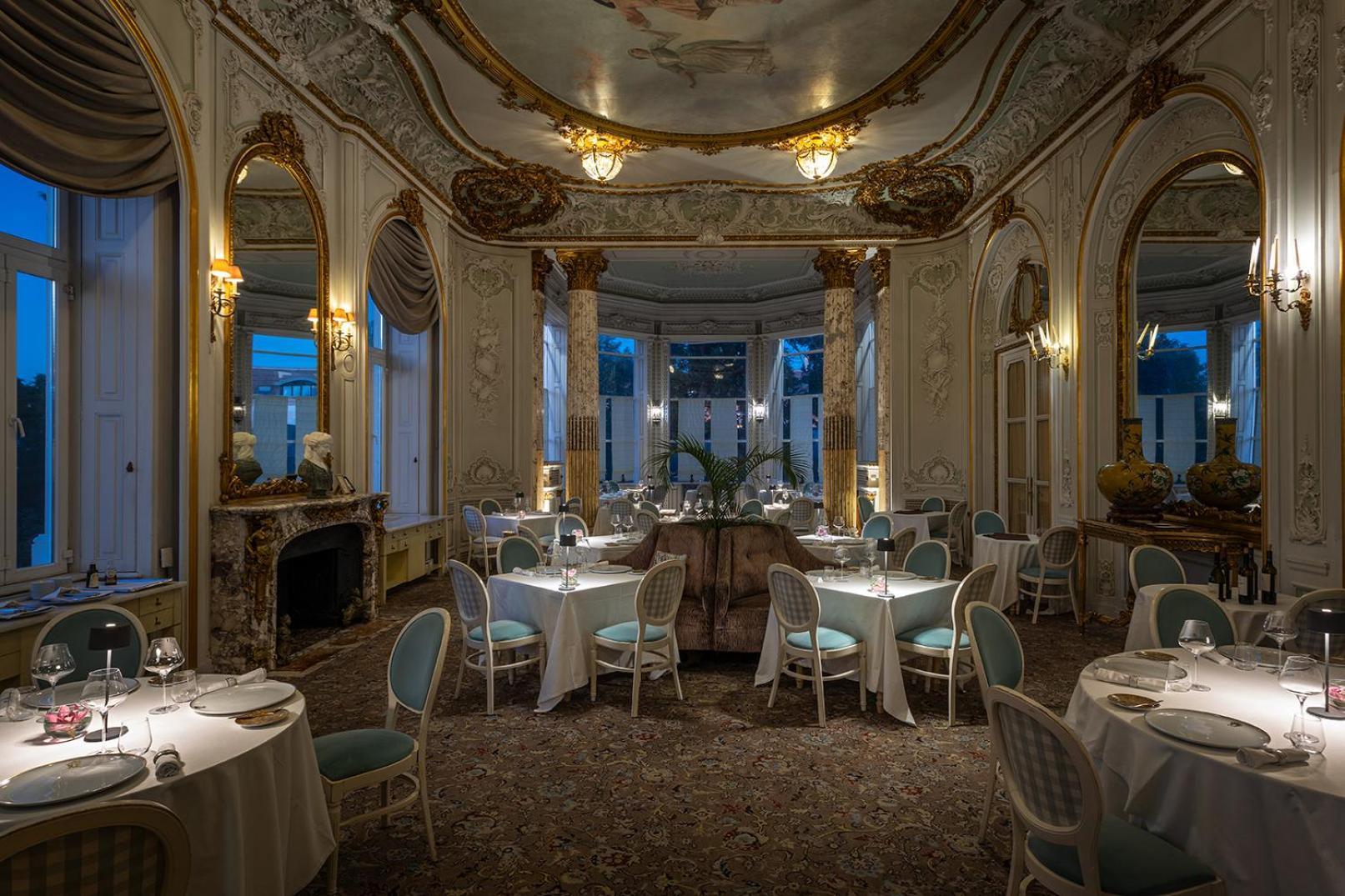 Pestana Palace Lisboa Hotel & National Monument - The Leading Hotels Of The World Dış mekan fotoğraf The restaurant in 2011